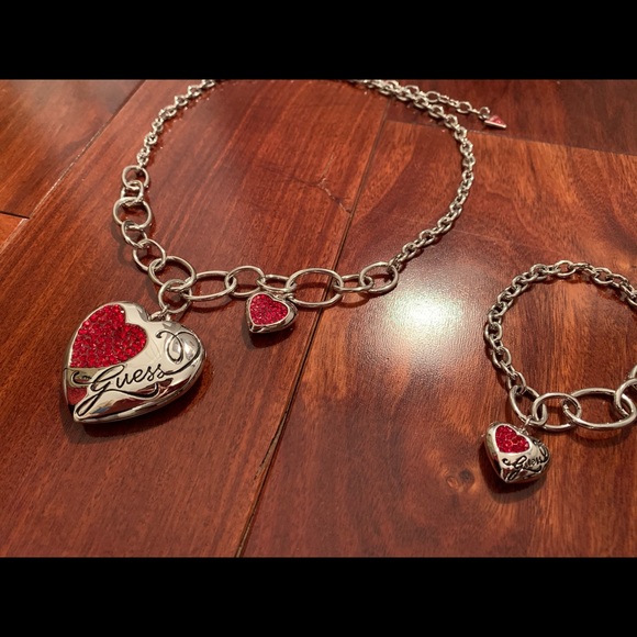 NEW GUESS Necklace & Bracelet Set - Picture 3 of 5